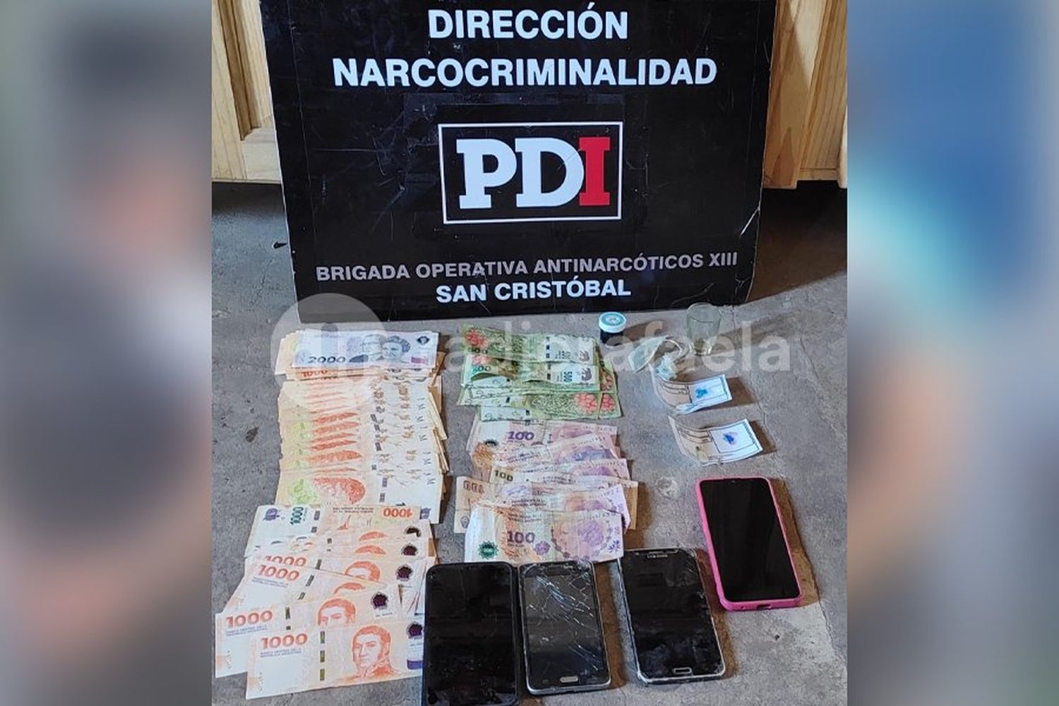 Allanamiento por narcomenudeo: secuestraron cocaína, marihuana, dinero y hay una persona detenida