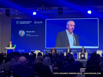 Roberto Alvo, CEO de LATAM, dispara contra la nueva tasa de conexión de Lima y la ley SAF de Brasil