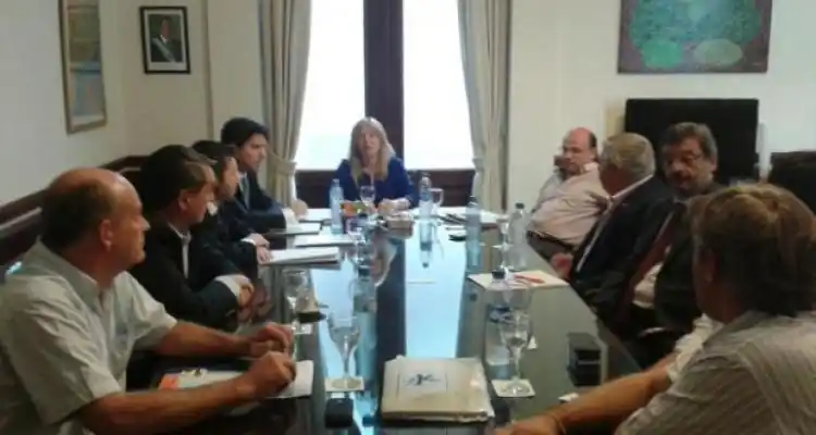 Este miércoles el Ejecutivo depositará el sueldo de los municipales