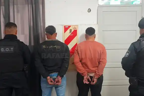 Enojados, atacaron a piedrazos a un boliche en Sunchales