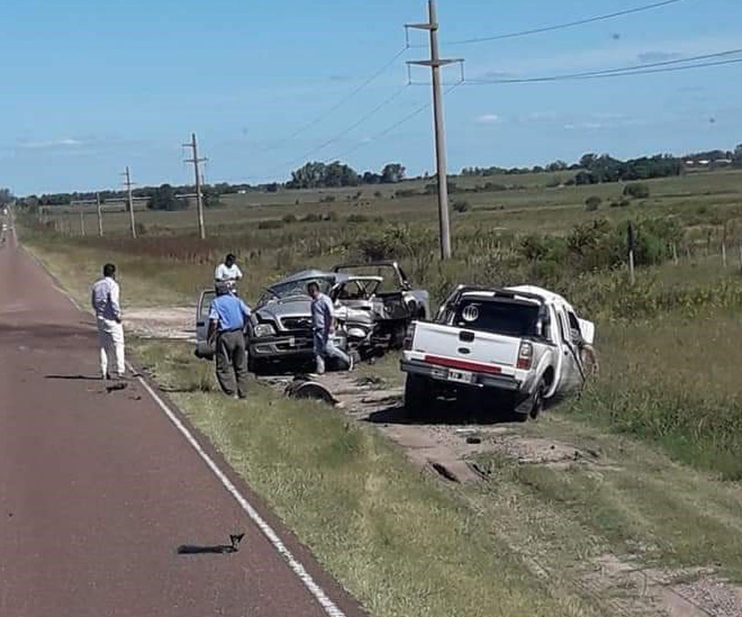 Dos muertos y heridos en choque frontal en ruta 12 entre dos camionetas