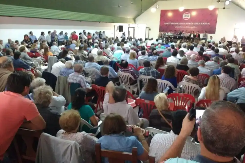 El coronavirus hizo caer el congreso radical