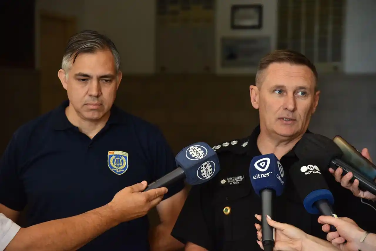 el jefe de Unidad Regional II de la Policía de Santa Fe, Daniel Acosta, explicó los detalles de la investigación.