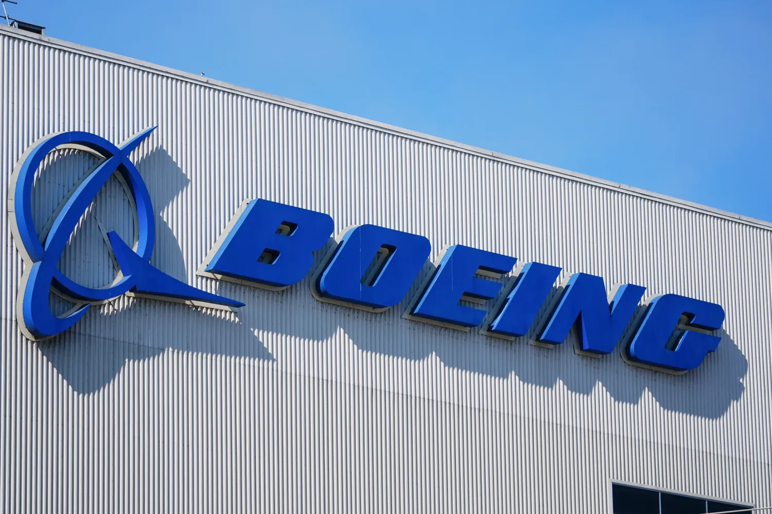 Ataque aéreo ruso impacta un centro de ingeniería de Boeing en Kyiv
