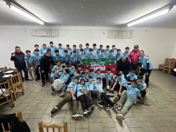 La Liga Regional Tresarroyense presentó planteles y camisetas de sus selecciones juveniles