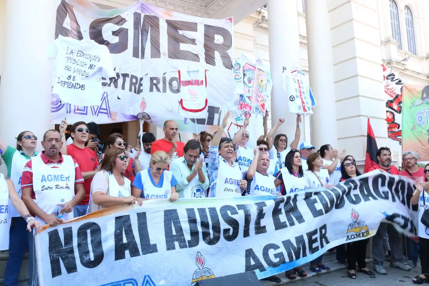 Agmer criticó los descuentos y dijo que Bordet "sigue los lineamientos de Macri"