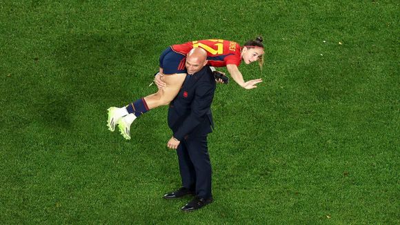 COMPORTAMIENTO INACEPTABLE: Federación de Fútbol de España pide perdón por el caso Rubiales