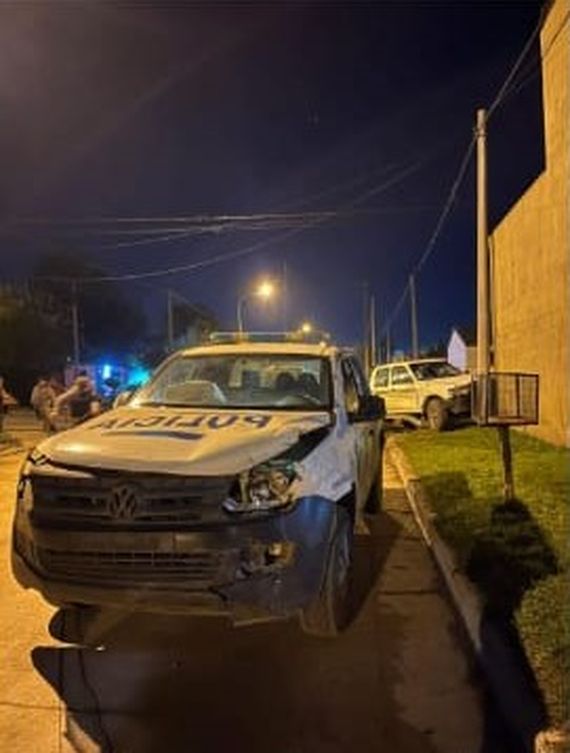 Un patrullero fue embestido mientras efectuaba una persecución