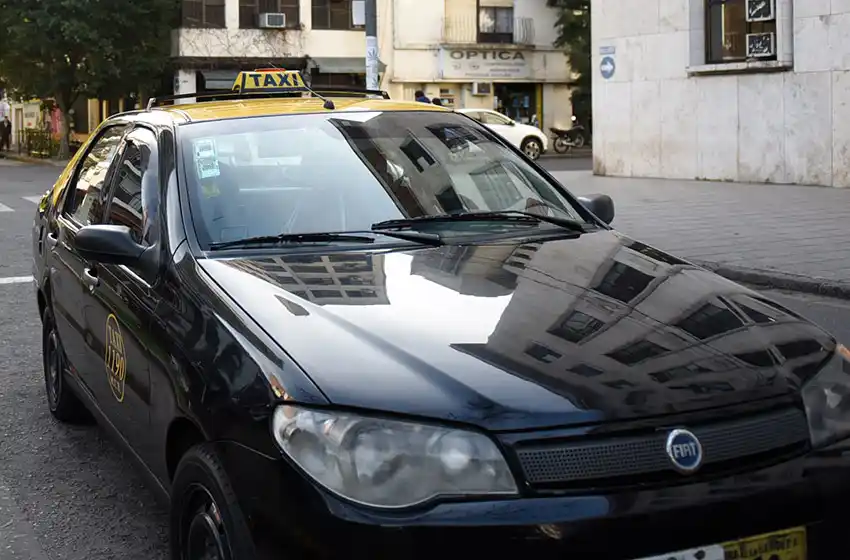 Asaltaron con una aguja a un taxista en zona noroeste