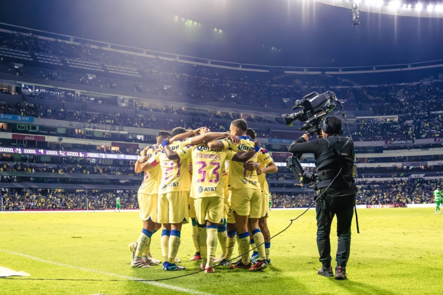 David Faitelson sigue en la polémica tras llegar a TUDN