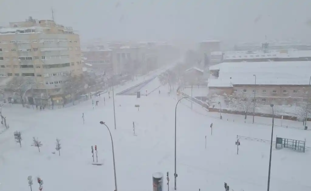 Histórica Nevada: Madrid sigue paralizada, pero da señales de movilidad