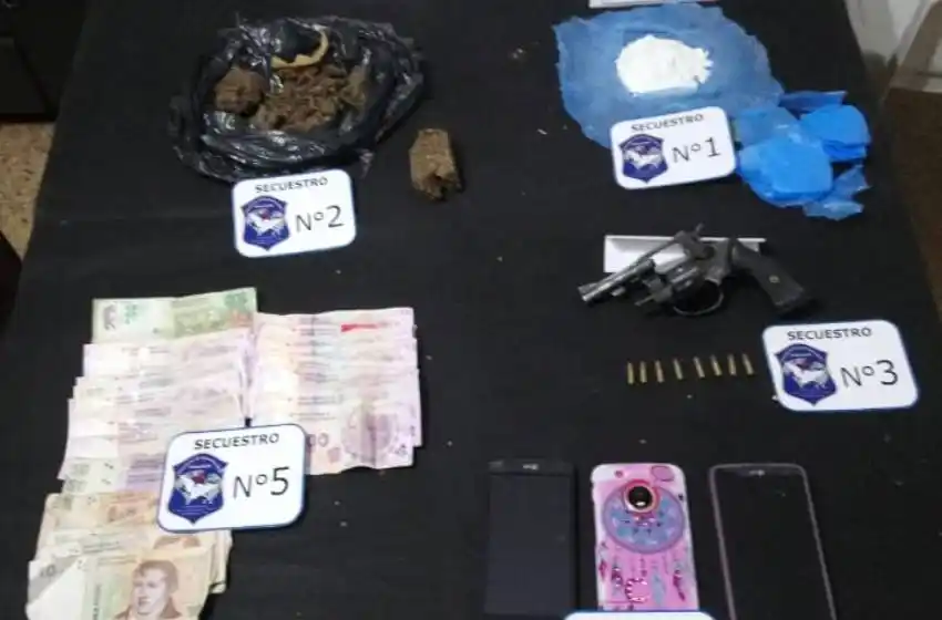 Detuvieron a una pareja con cocaína, marihuana y armas