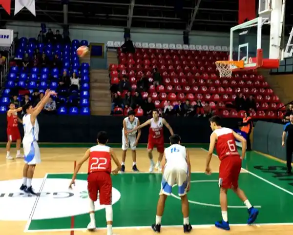 Mateo Díaz se destacó en el triunfo de Argentina sobre Turquía U15