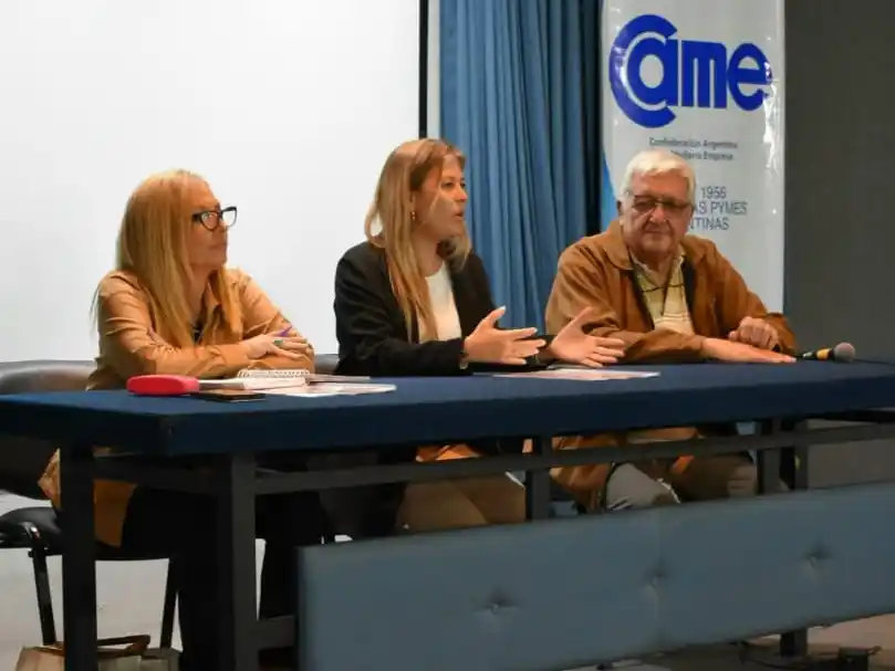 Lanzamiento del concurso de anteproyectos en el Centro Económico de Firmat.
