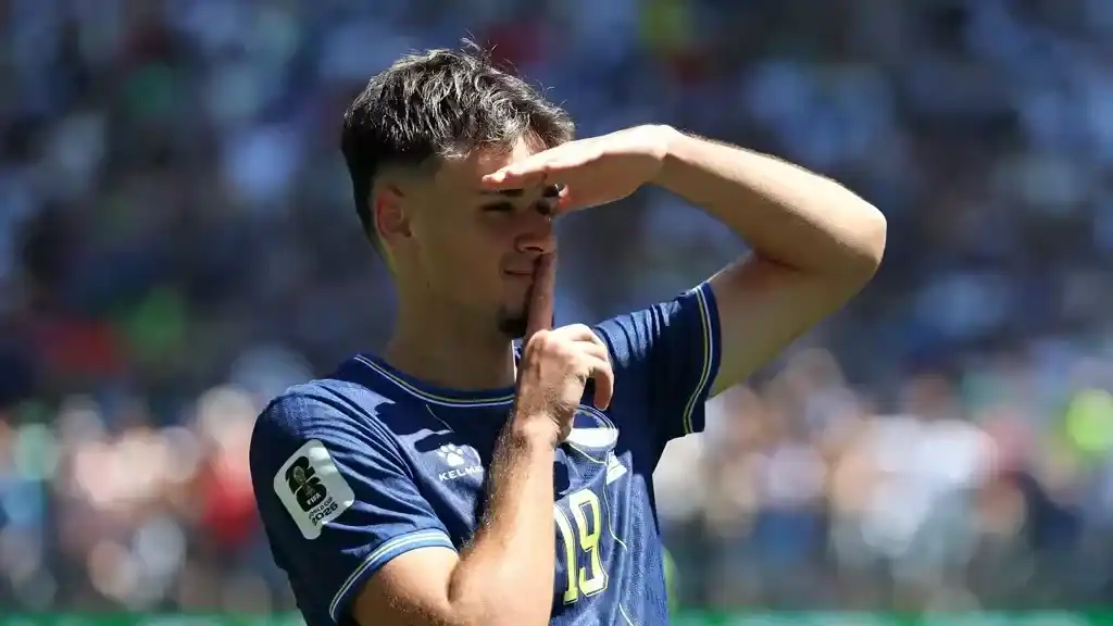 Alajbegovic brilla y Bosnia mantiene vivo el sueño mundialista tras vencer a Qatar