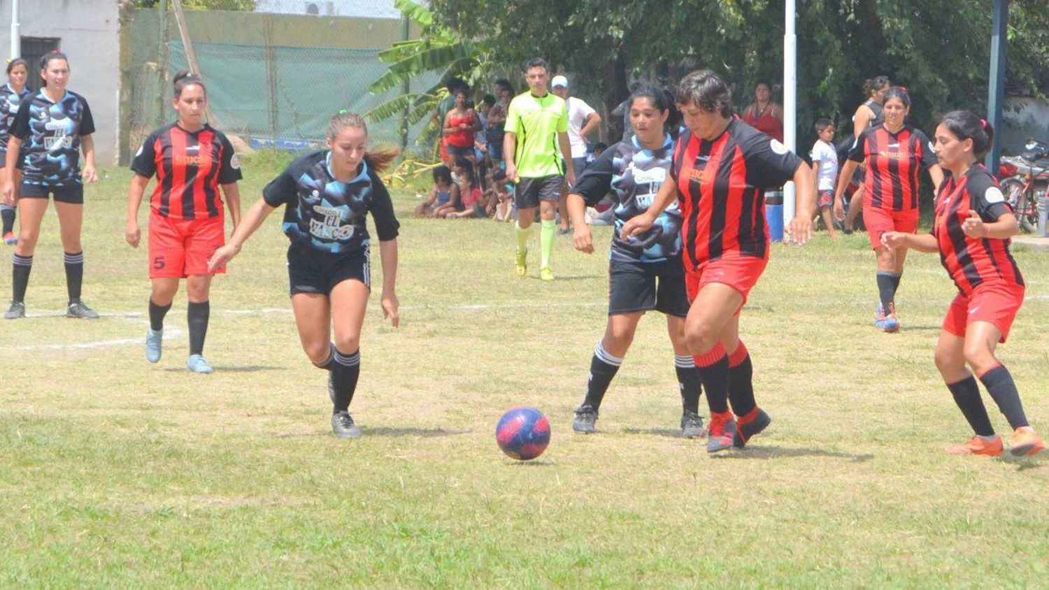 Se conoce el reglamento y  pormenores del Fútbol Femenino