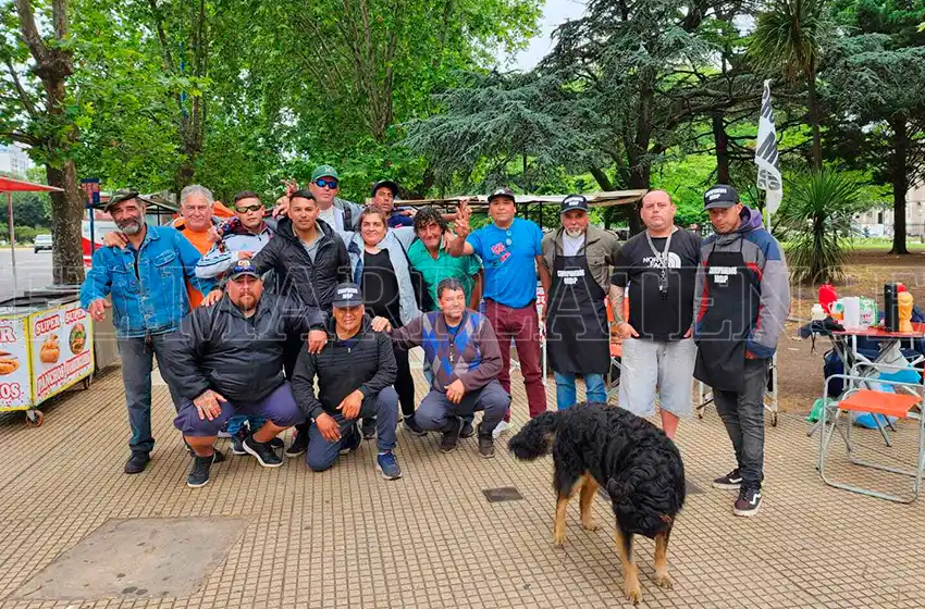 Choripaneros recibieron los permisos tras el reclamo ante el Municipio