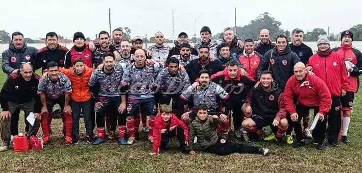 Equipo. De Mataderos, que se coronó campeón frente a Polideportivo Villa Gesell