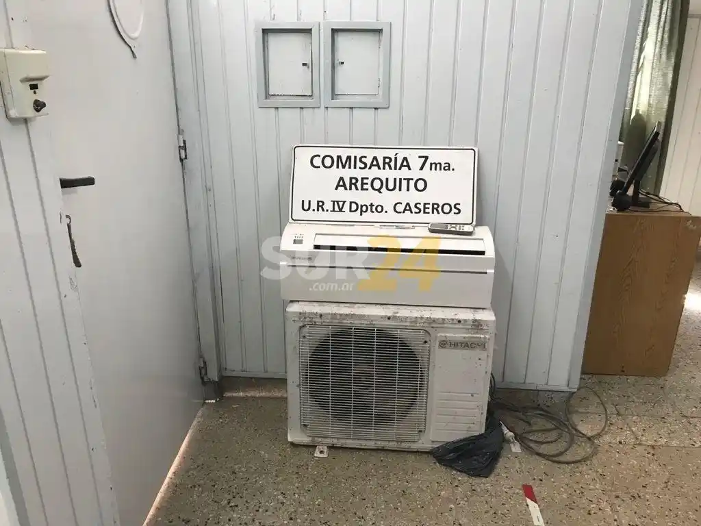 Robó un aire acondicionado de una casa y se vistió de mujer para despistar: lo atraparon