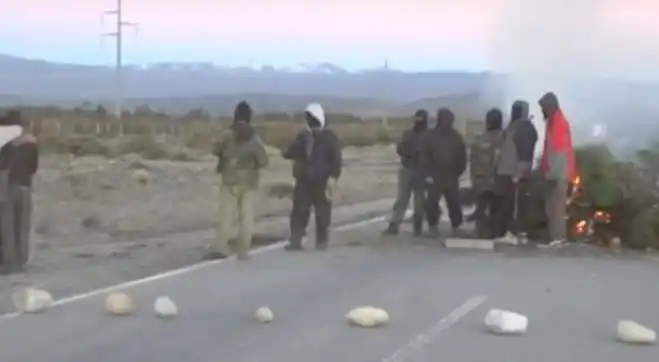 Difunden un video donde se vería a Maldonado cortando una ruta