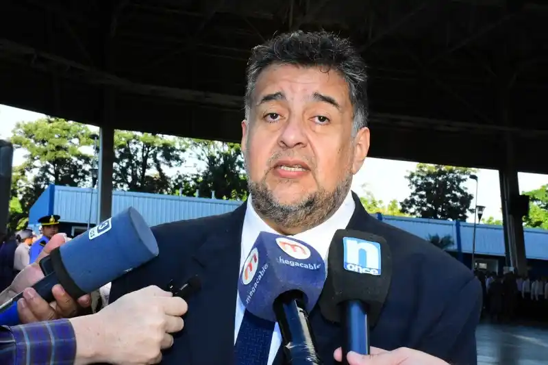 El ministro González defendió la
reforma de la Constitución Provincial