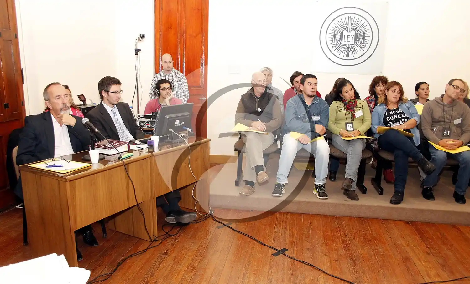 El primer juicio por jurados. Se realizó en el recinto del Colegio de Magistrados y Funcionarios Judiciales localo