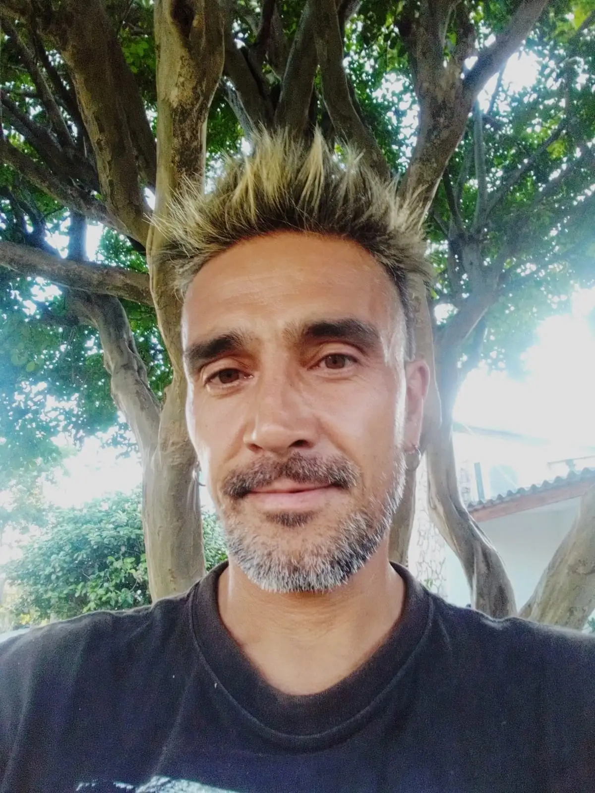 Le diagnosticaron VIH, estuvo al borde de la muerte y hoy vive en plenitud: “Me amigué con la enfermedad”