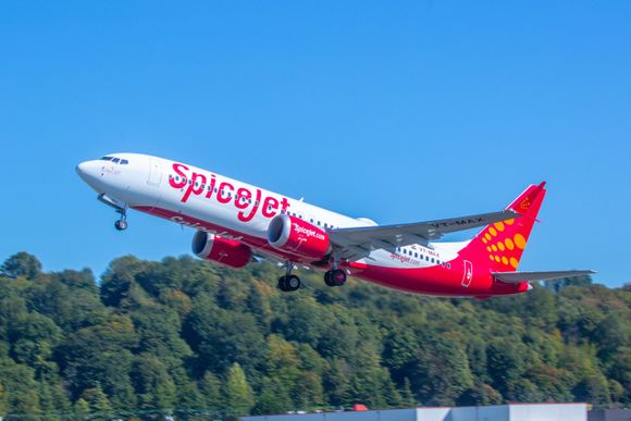 Indian government fines Vistara and SpiceJet for training violations
