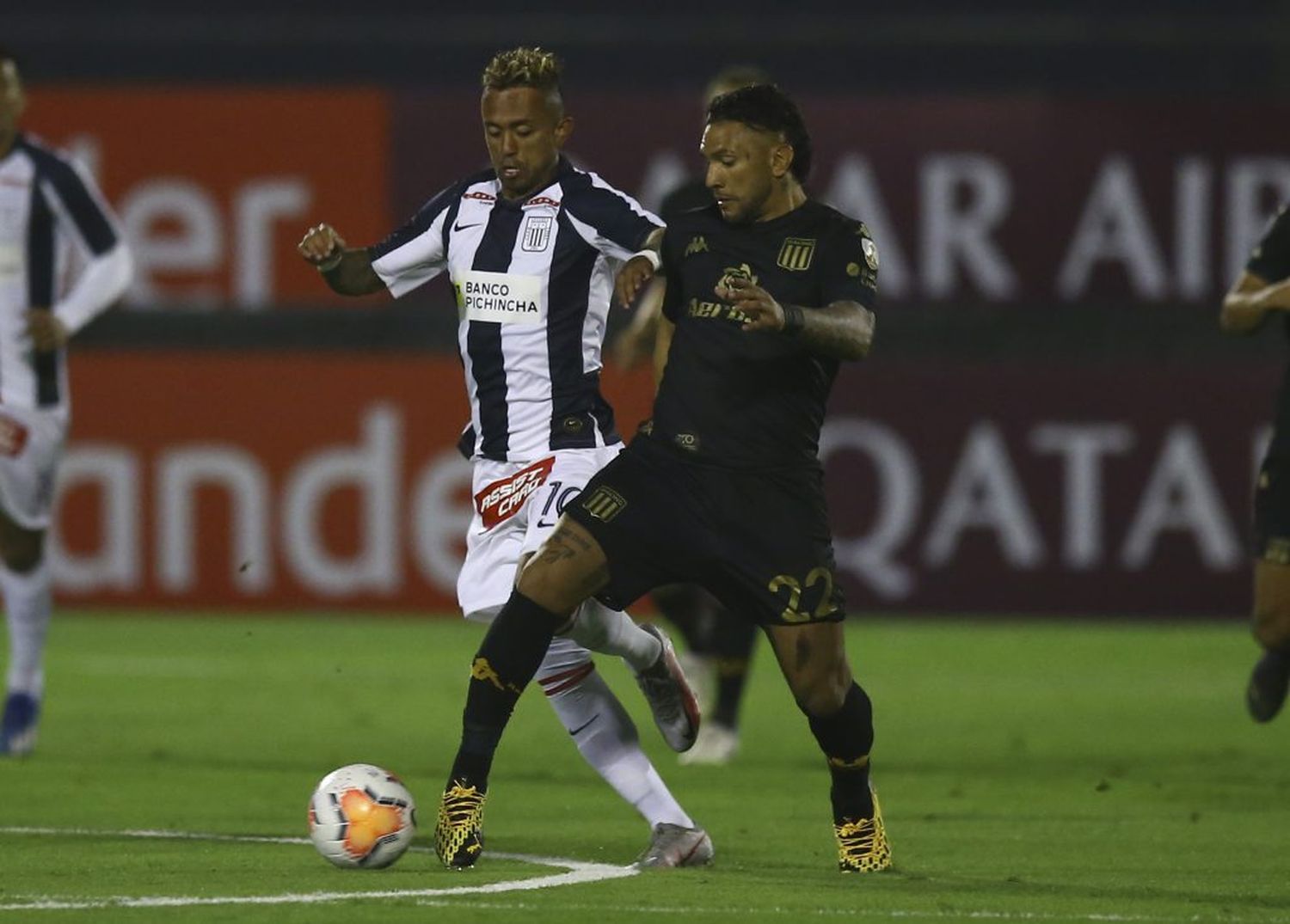 Racing se llevó sobre el final tres puntos de oro