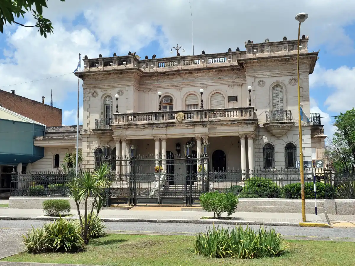 Este sábado, Bernarte hará anuncios sobre la restauración del Palacio Tampieri 