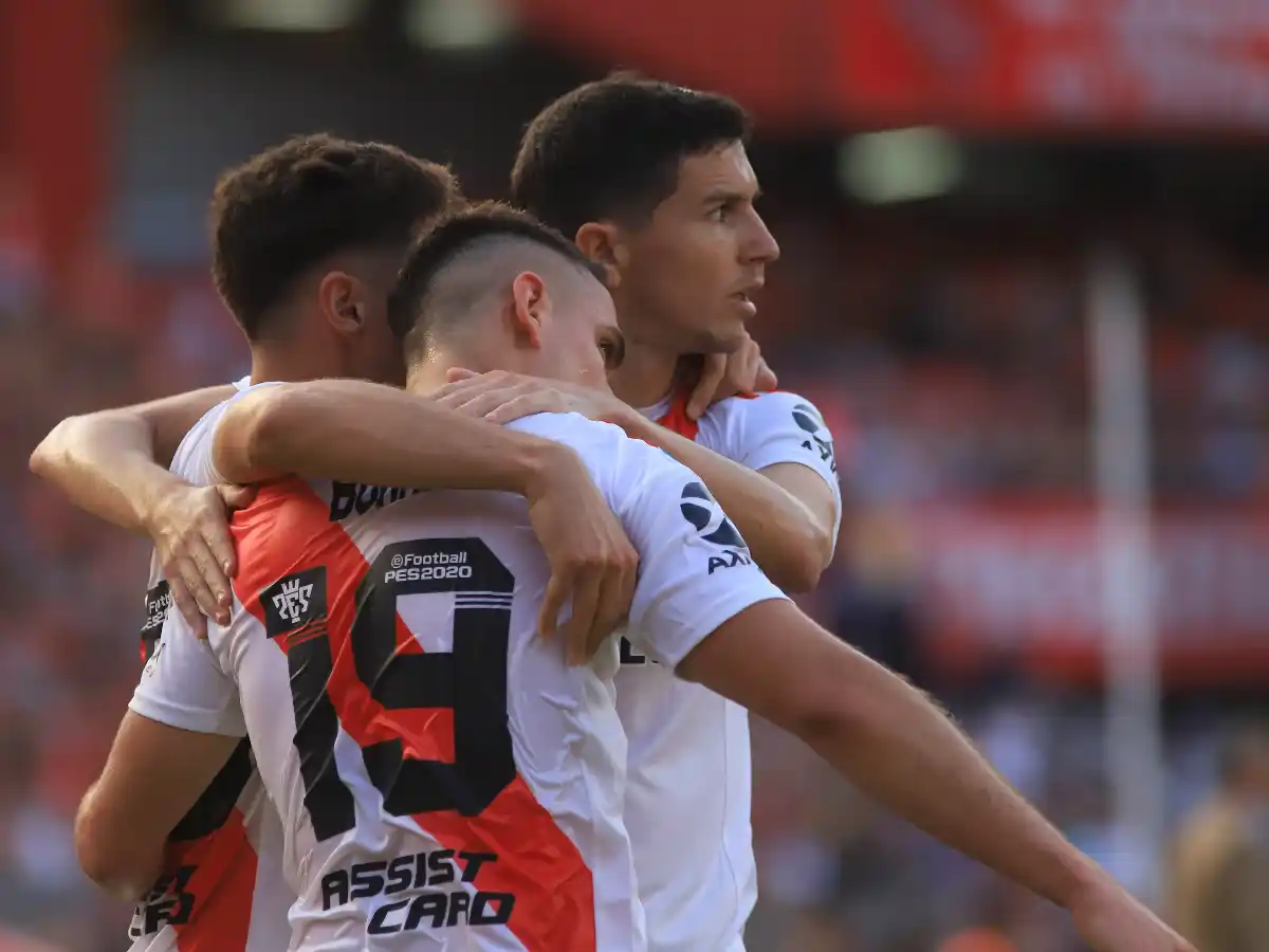 River le ganó a Independiente y es puntero