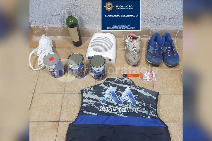 Forzaron una ventana para llevarse zapatillas y cables que eran donaciones de una Capilla