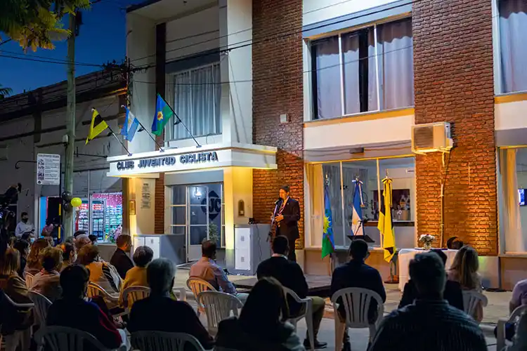 Municipio aporta para acondicionar la pileta de Juventud Ciclista