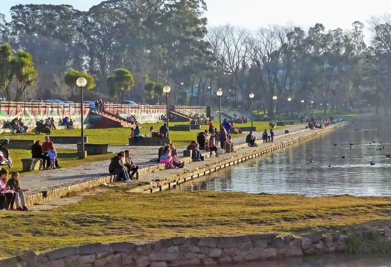 ¿Qué debe pasar para que Tandil retroceda de fase y qué actividades no se podrían hacer? 