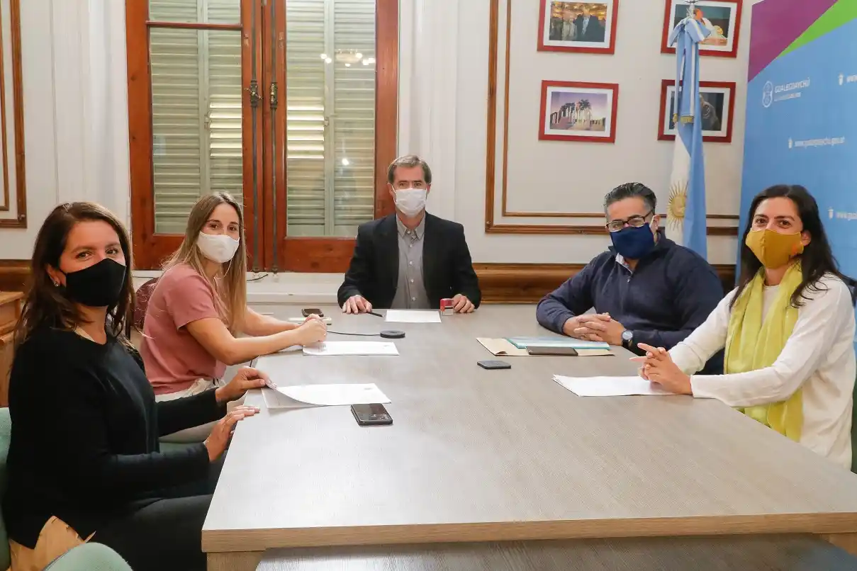 Piaggio promulgó el descuento en las tasas municipales para los adultos mayores