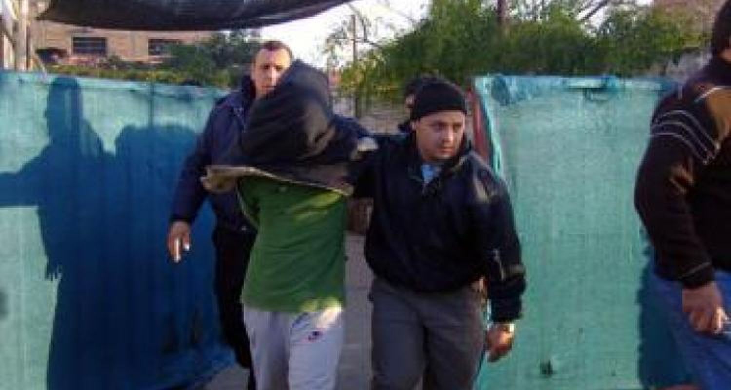 Sigue detenido el acusado por violación