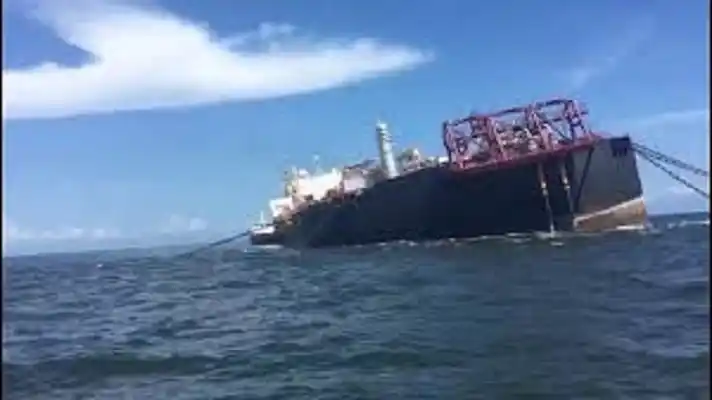 Al Nabarima le hacen reparaciones: persiste el peligro de derrame de crudo