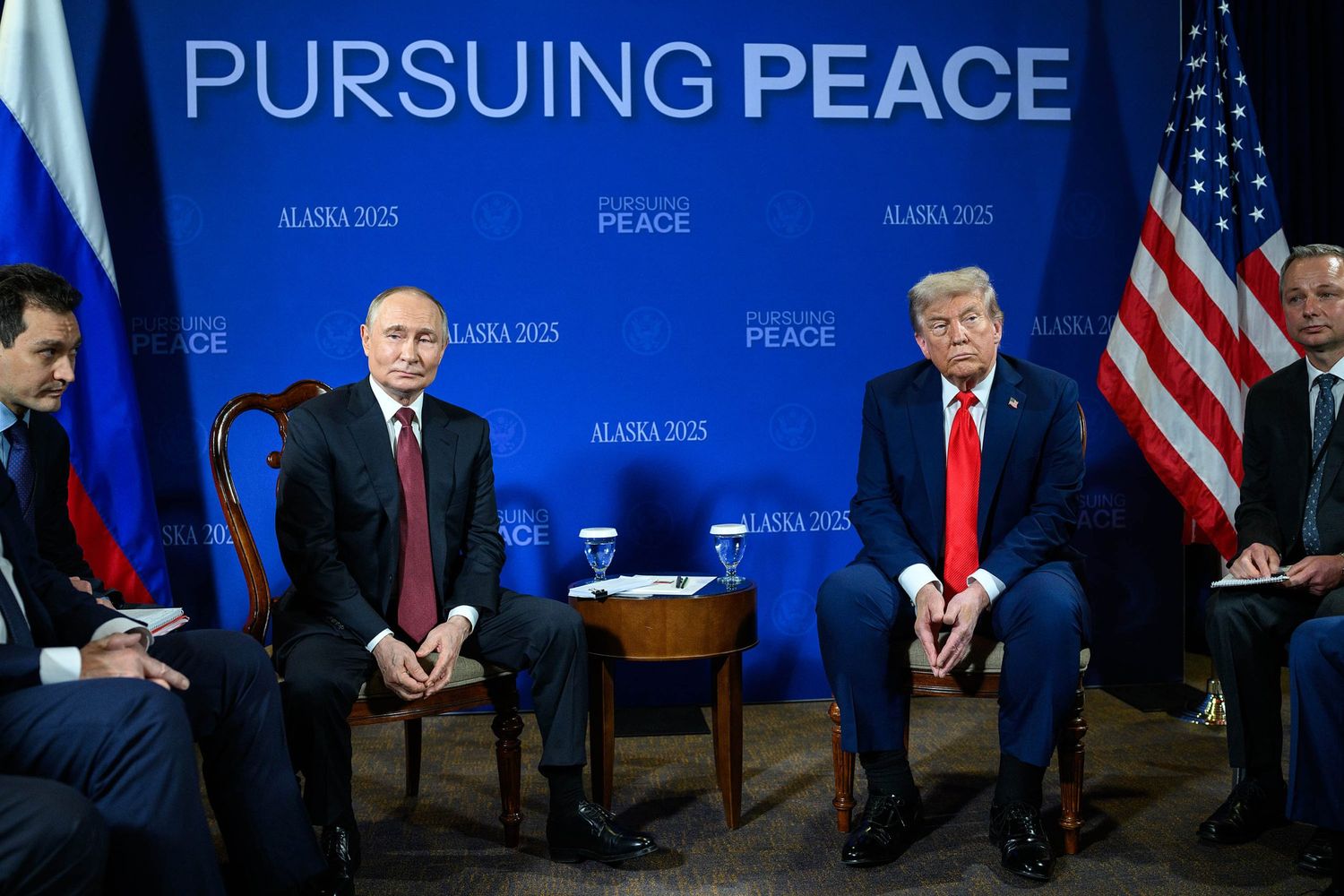 La Comisión Europea dijo que colaborará con Trump y Zelenski