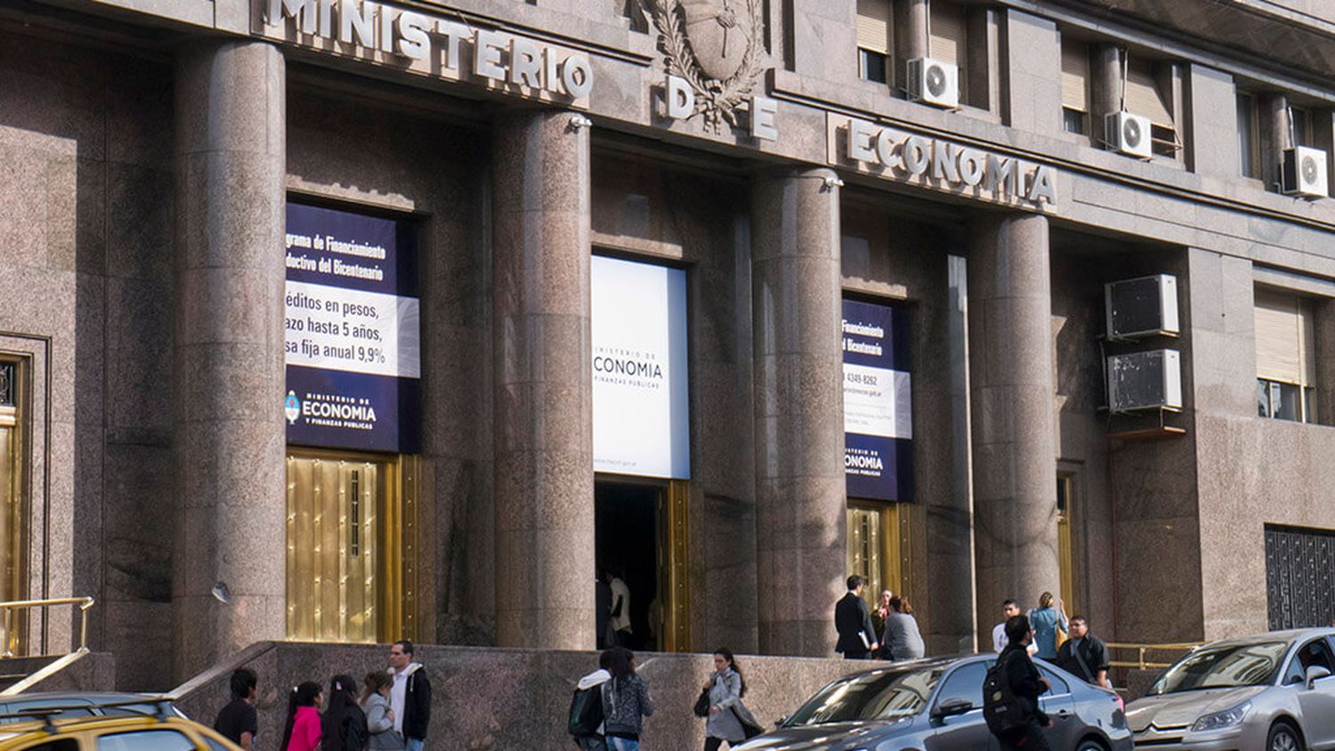 Economía logró bajar tasas, estirar los plazos y reducir montos en el canje de deuda