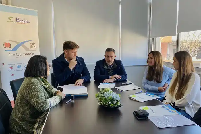 El Becario firmó nuevos convenios para que estudiantes realicen prácticas profesionales