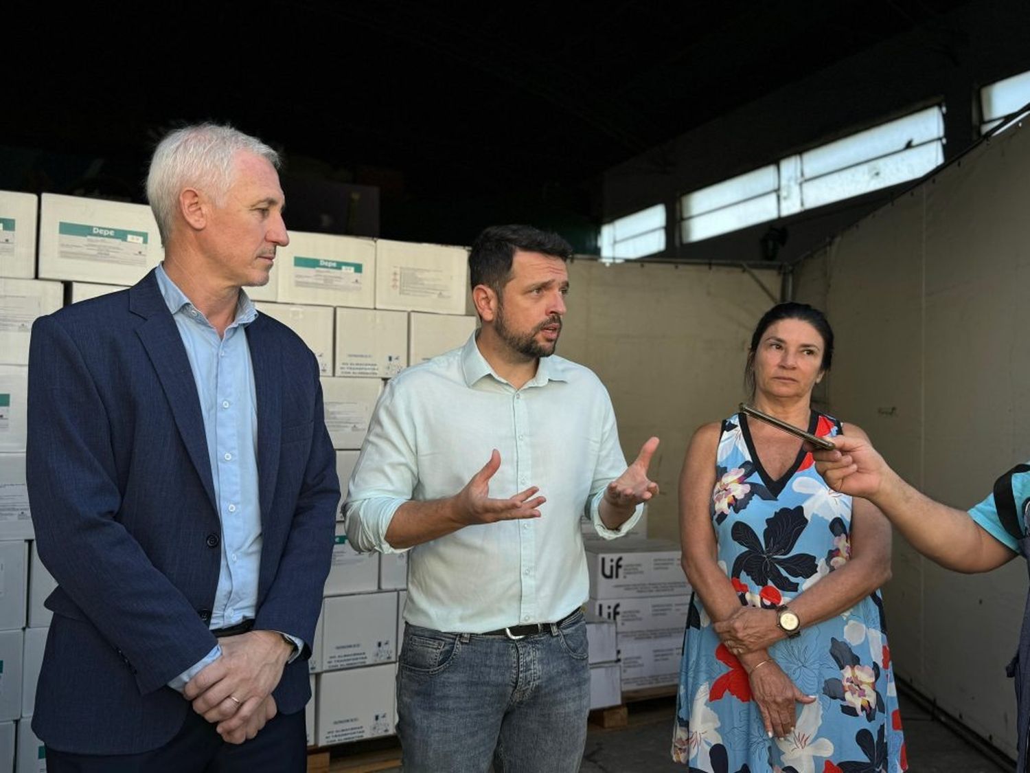 Provincia entrega insumos y equipamiento a 46 localidades