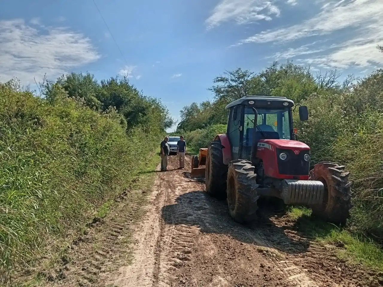 Sexto Distrito ejecuta obras de drenaje y mantenimiento en caminos y zonas escolares