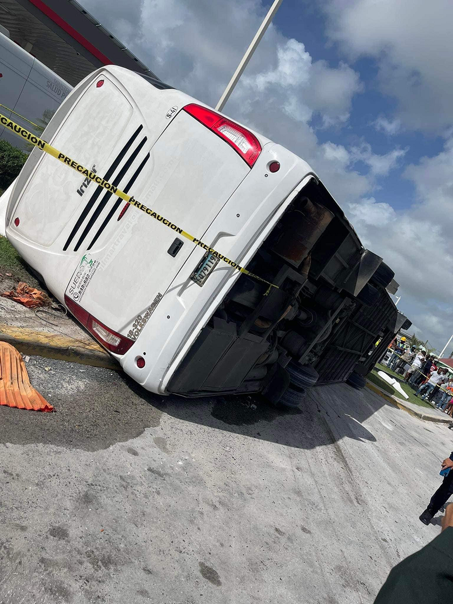 Volcó un micro con 48 turistas y hay una argentina fallecida