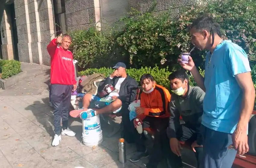 Varados en Mar del Plata: denuncian que los "echaron" de Chapadmalal