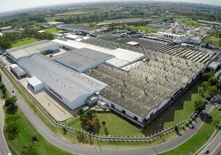 Bridgestone Argentina anunció que recortará producción y avanza con despidos