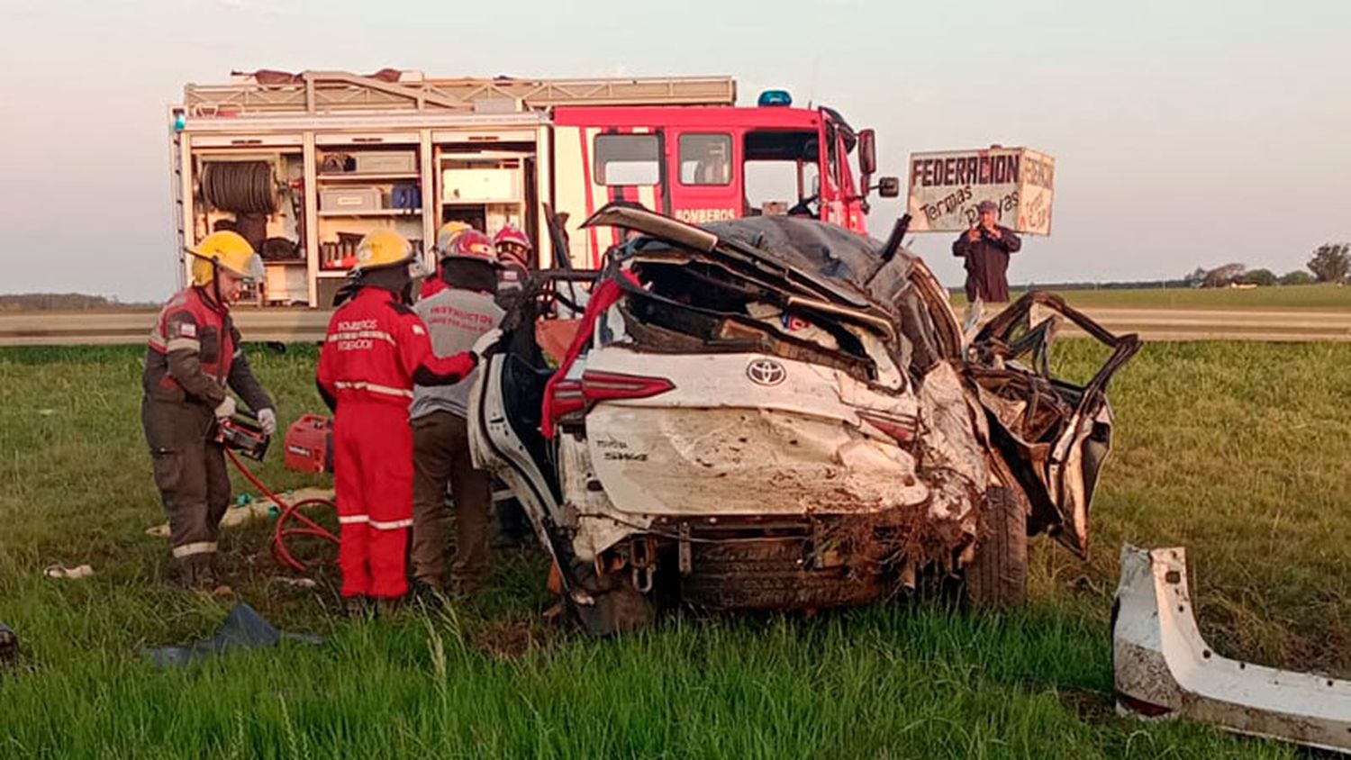 Federación: una mujer murió tras el vuelco de una camioneta