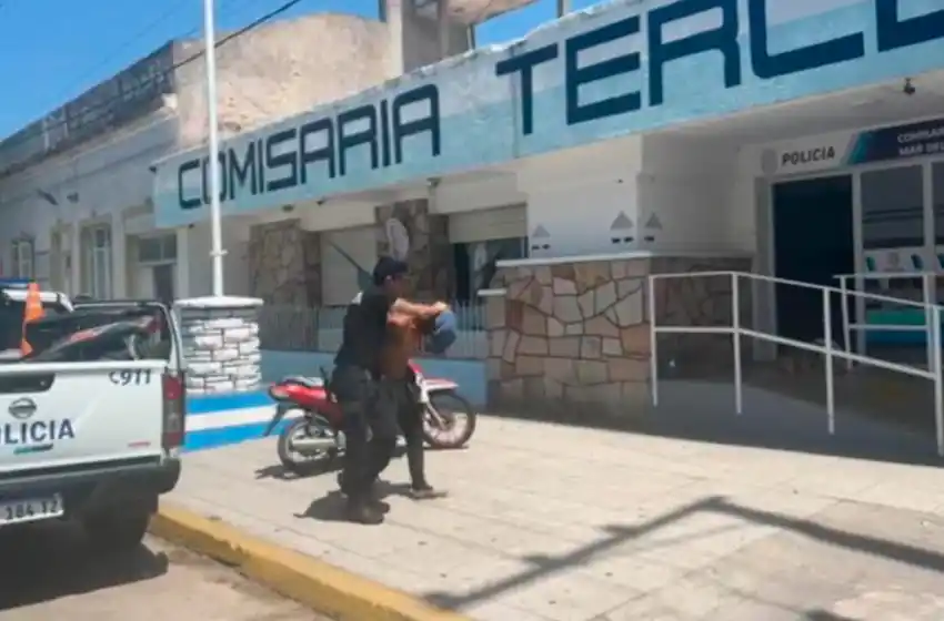 Lo atraparon cuando se llevaba 20 kilos de alimento para perro