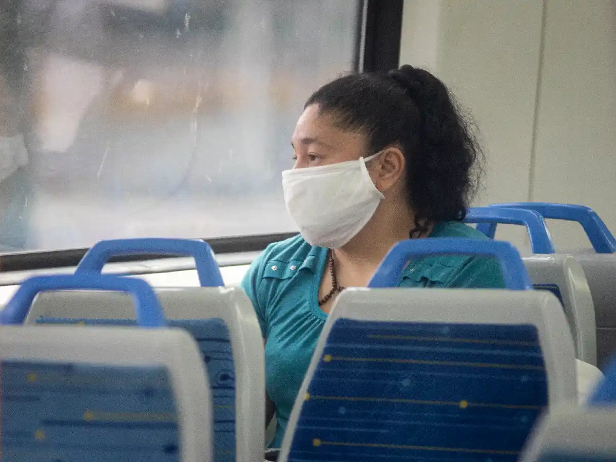 Córdoba: el barbijo dejaría de ser obligatorio en lugares cerrados