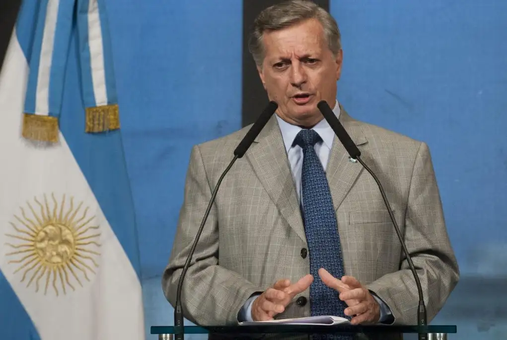 Aranguren anunció aumentos de hasta el 36% en la tarifa de gas