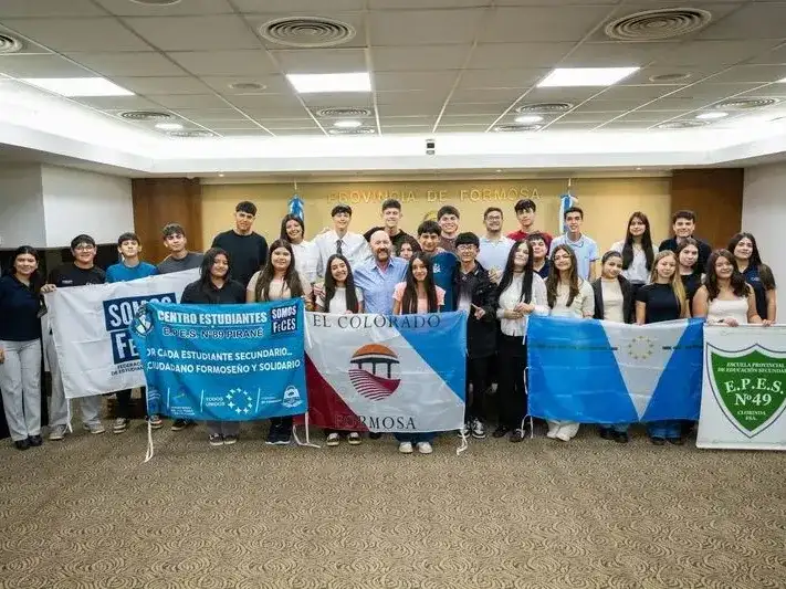 Insfrán recibió a referentes
estudiantiles de toda la provincia